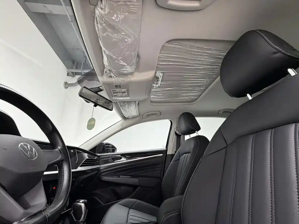 Volkswagen Passat PHEV — миниатюра 13