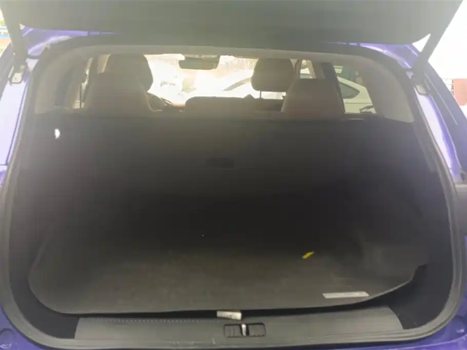 Roewe MARVEL X — миниатюра 4