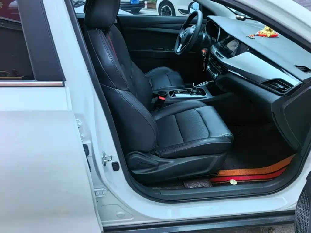 Changan Eado New Energy — миниатюра 25