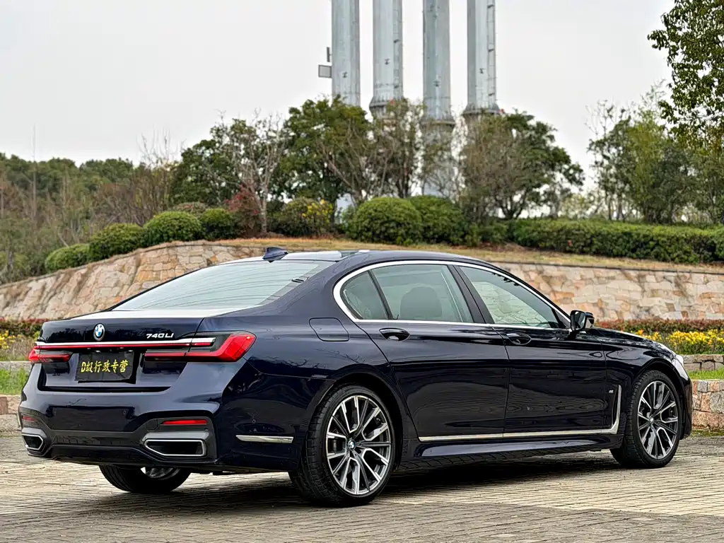 BMW 7 SERIES