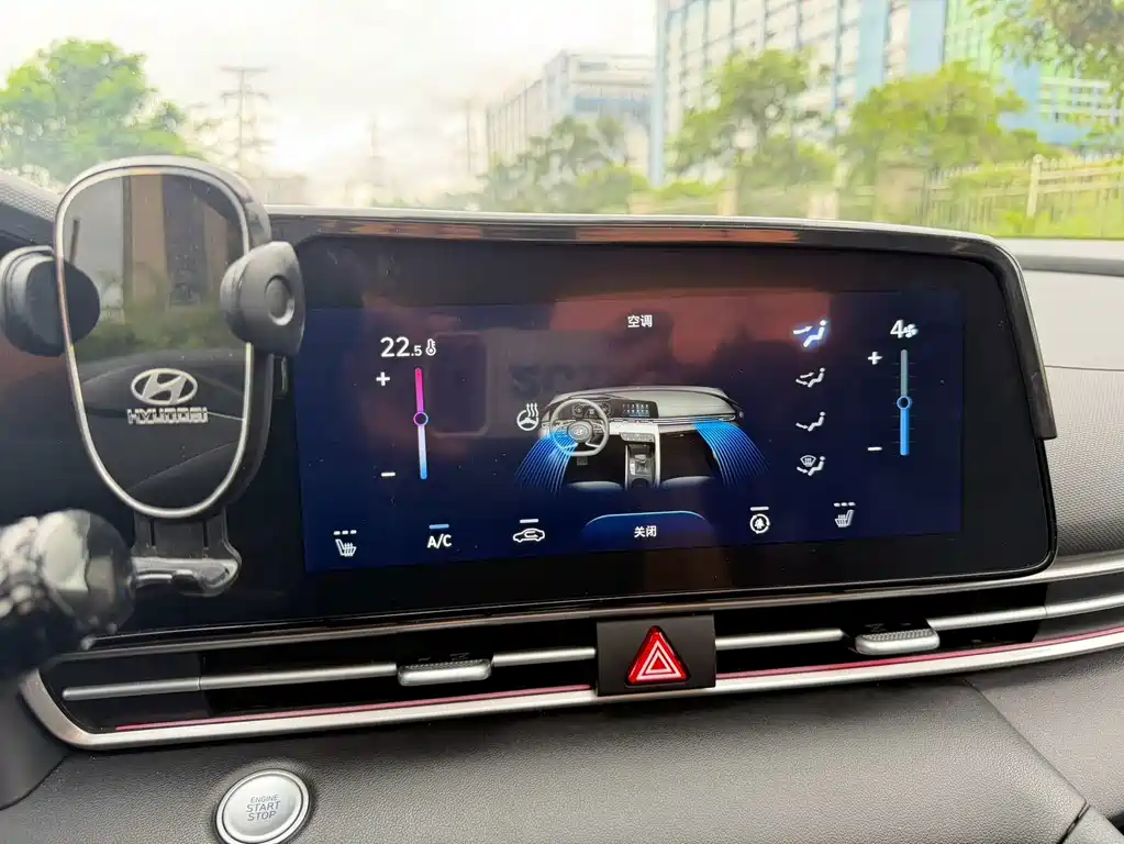 Hyundai Elantra — миниатюра 18