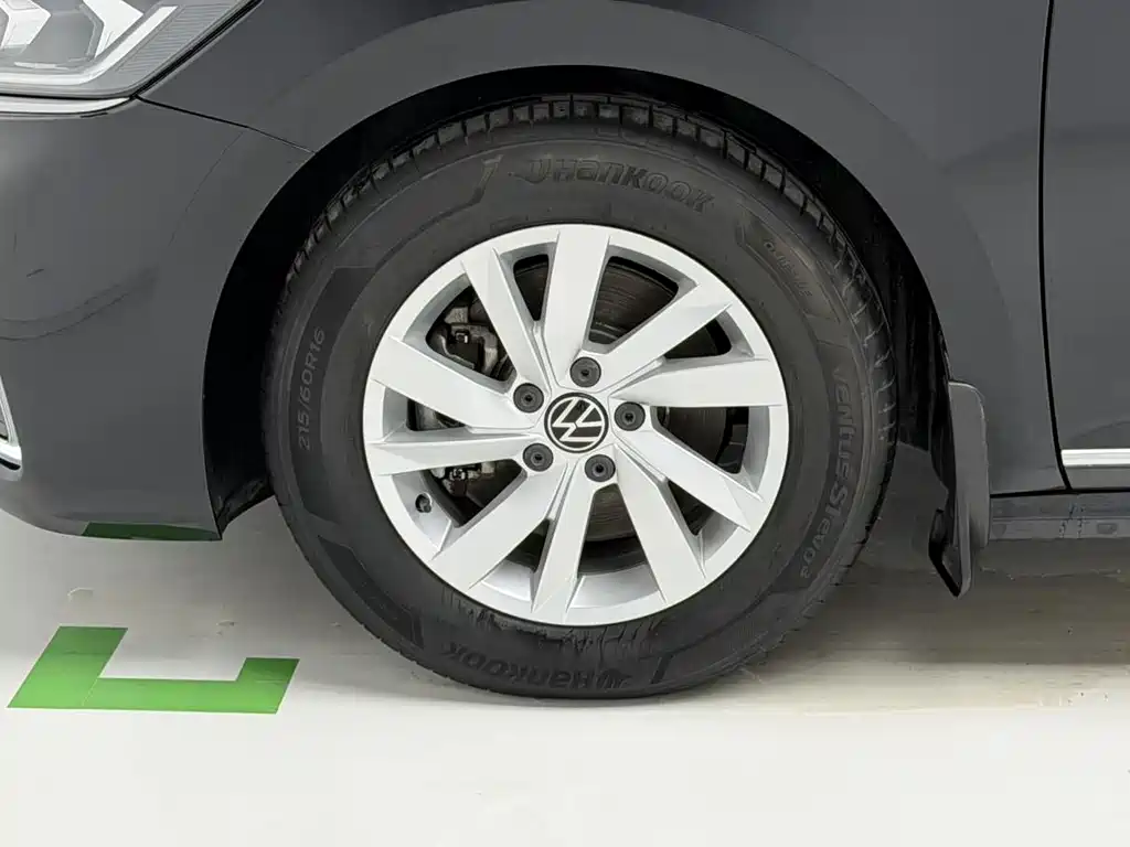 Volkswagen Passat PHEV — миниатюра 8