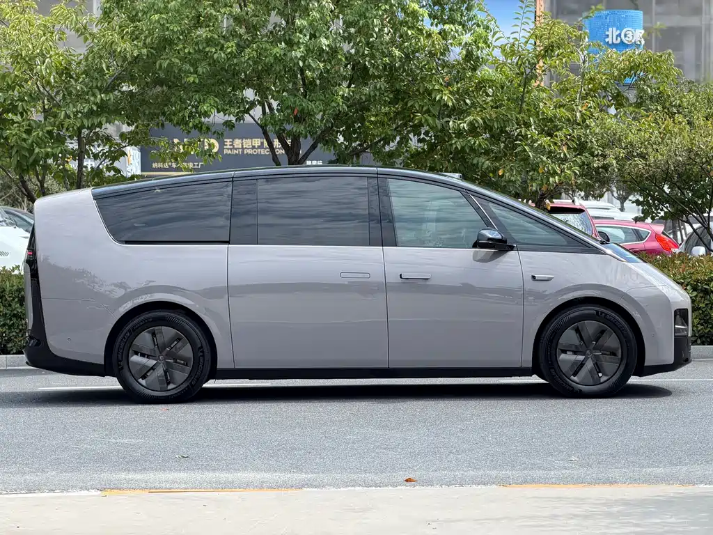 Li Auto Li MEGA — миниатюра 17