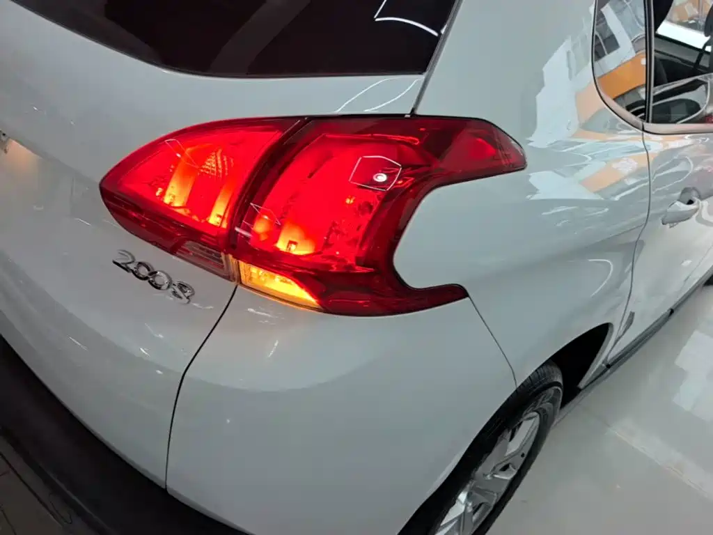 Peugeot 2008 — миниатюра 8