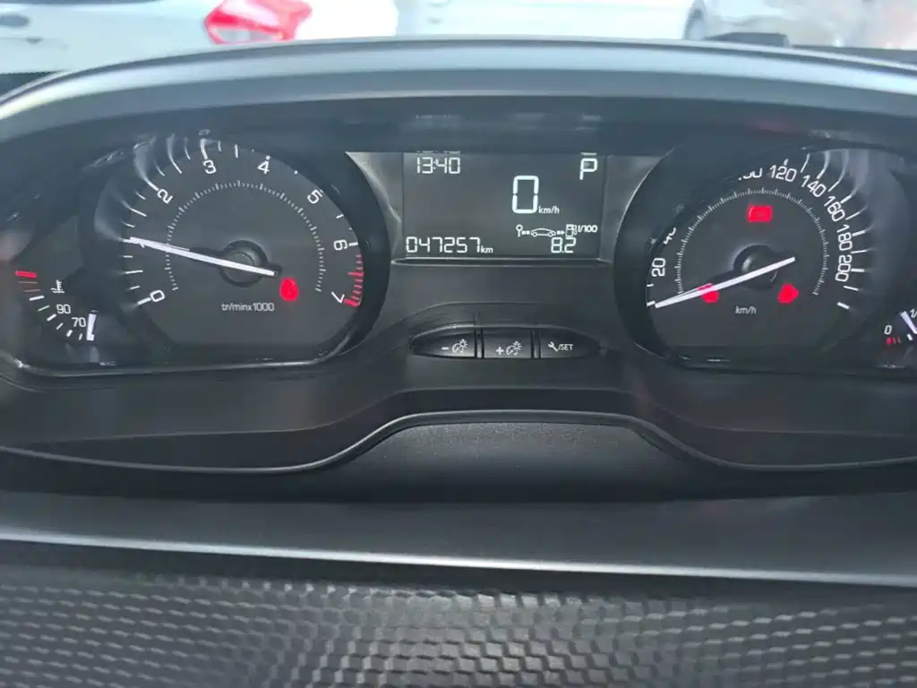 Peugeot 2008 — миниатюра 12