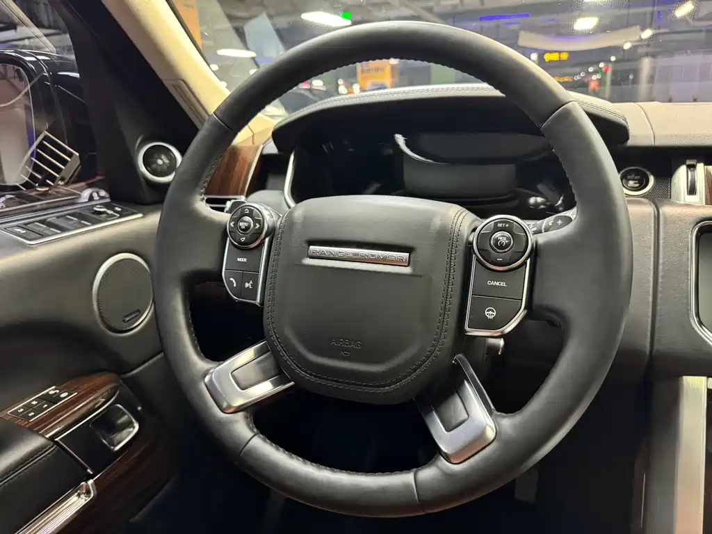 Land Rover Range Rover — миниатюра 25