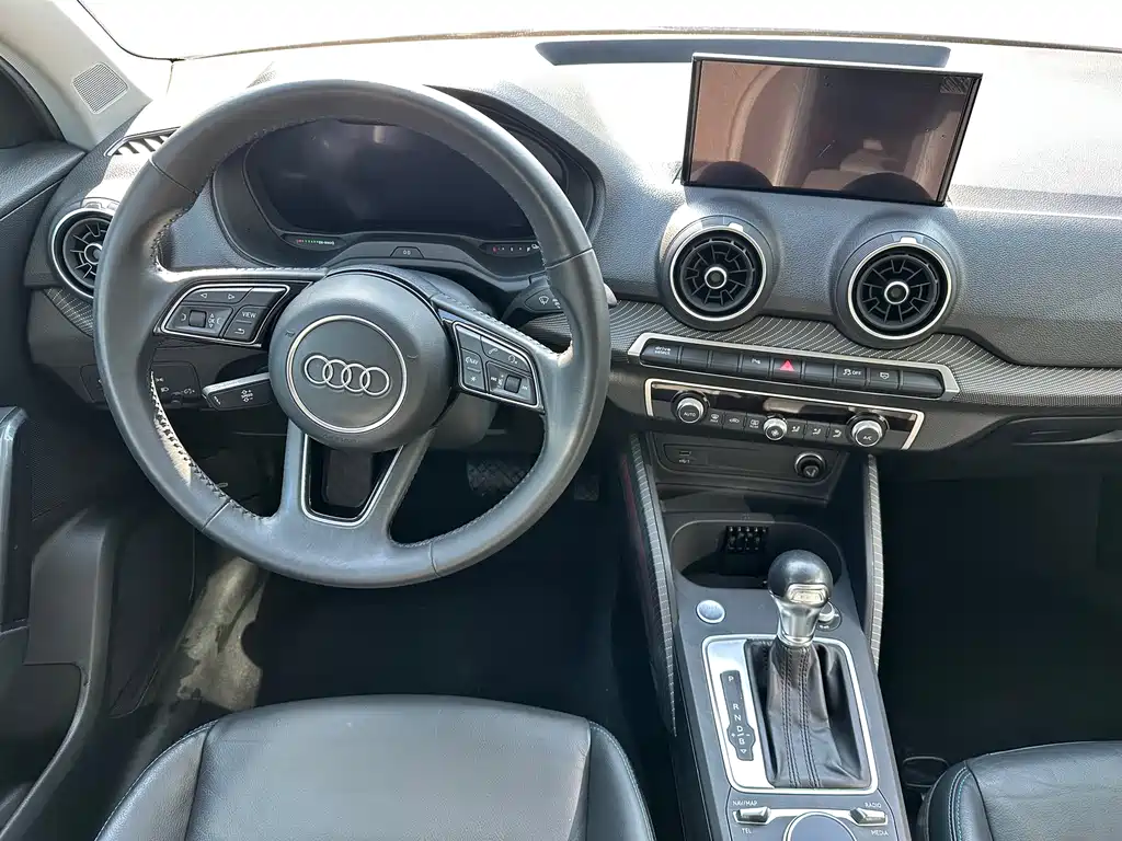 AUDI Q2L E TRON