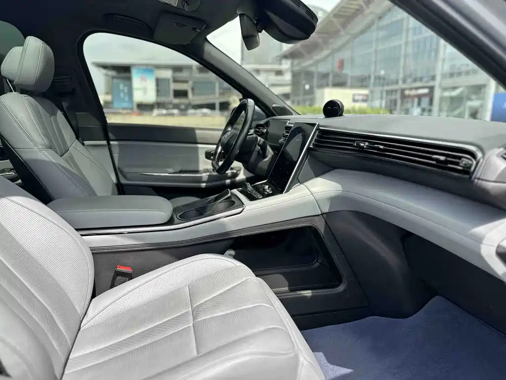 NIO ES8 — миниатюра 12