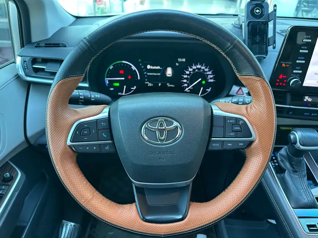 Toyota Sienna — миниатюра 8