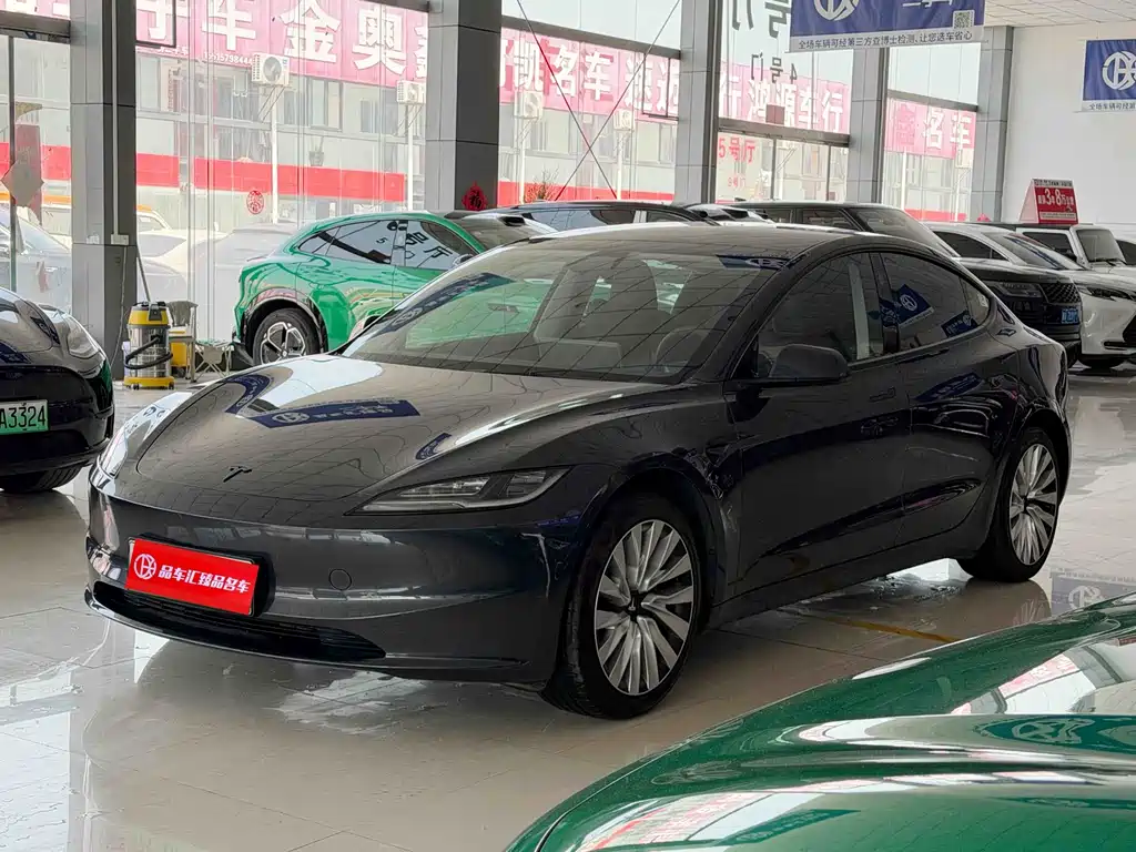 Tesla Model 3 2025