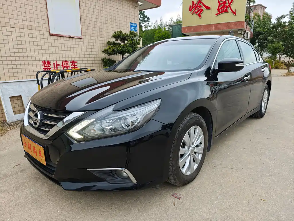 NISSAN TEANA