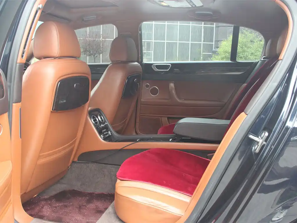 Bentley Flying Spur — миниатюра 5
