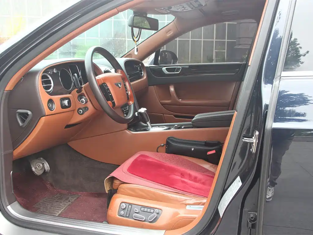 Bentley Flying Spur — миниатюра 4