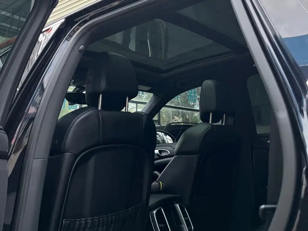 Porsche Cayenne — миниатюра 30