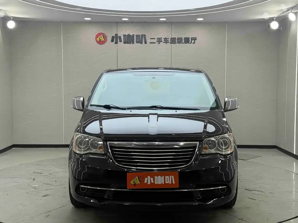 Chrysler Grand Voyager (Import) 3.6L Luxury Edition, фото 2
