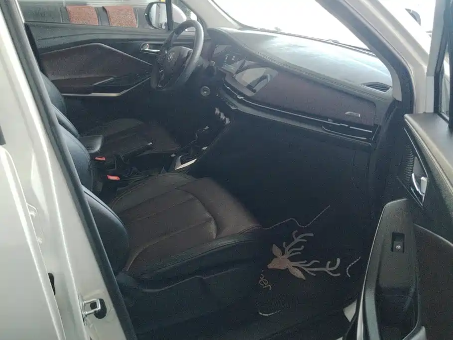 Changan CS15 — миниатюра 8