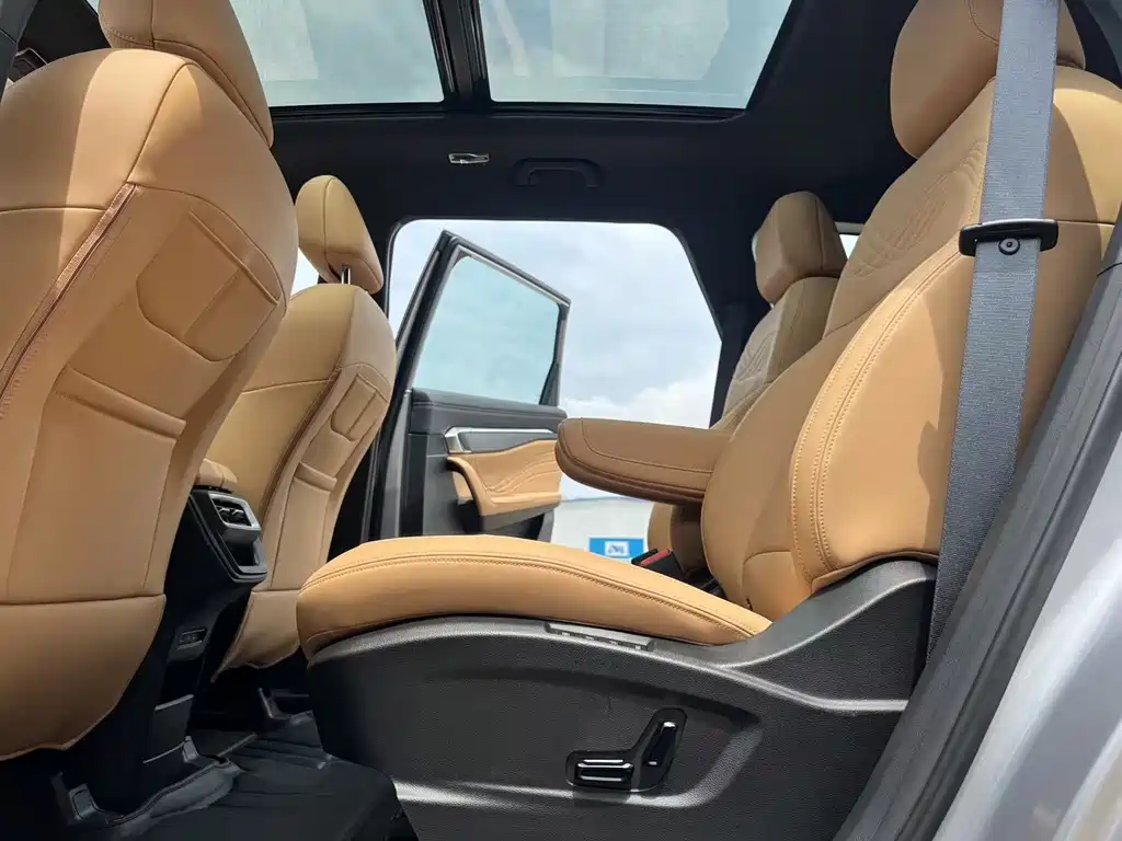 Geely Haoyue L — миниатюра 6
