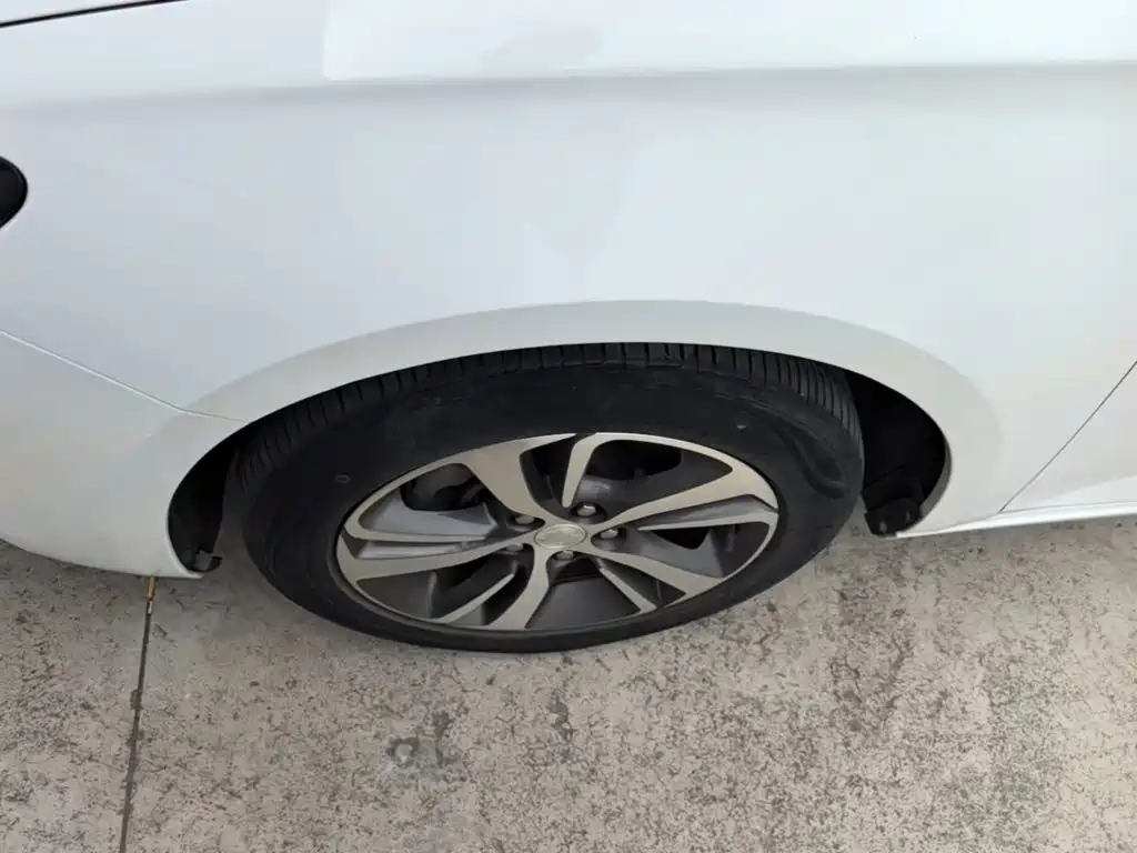 Buick Verano — миниатюра 23