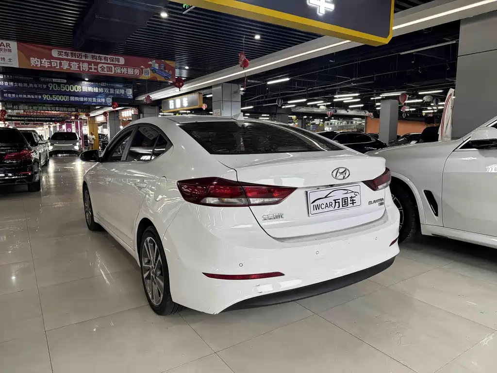 Hyundai Elantra — миниатюра 5
