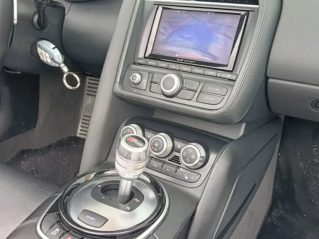 Audi R8 — миниатюра 12