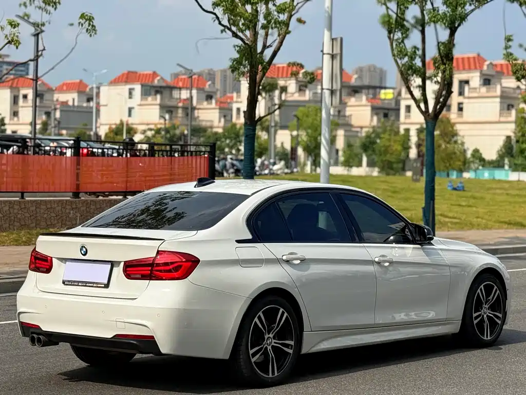 BMW 3 Series — миниатюра 7