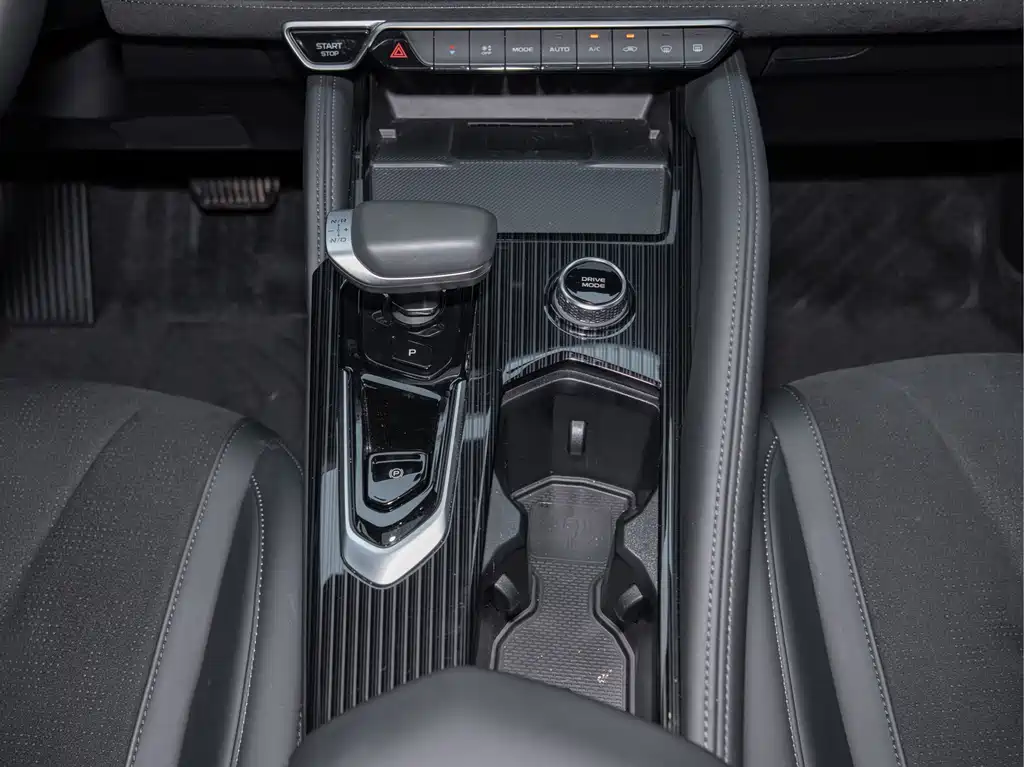 Geely Xingyue L — миниатюра 20