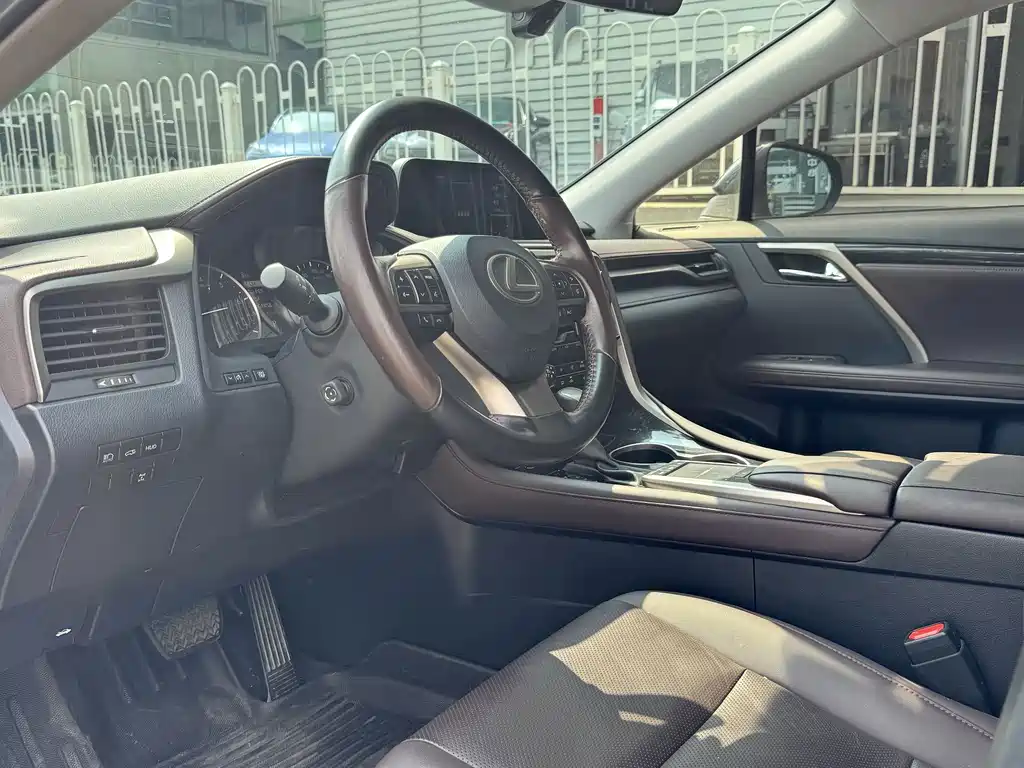 Lexus RX — миниатюра 10