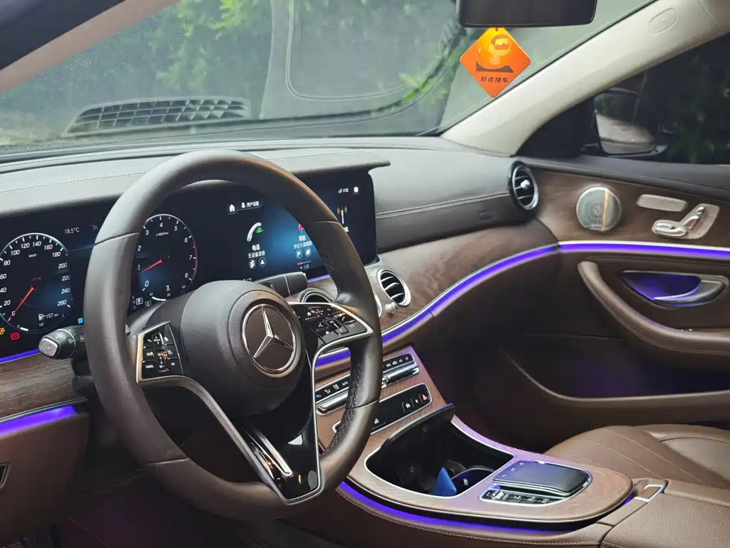 Mercedes-Benz E-Class — миниатюра 10