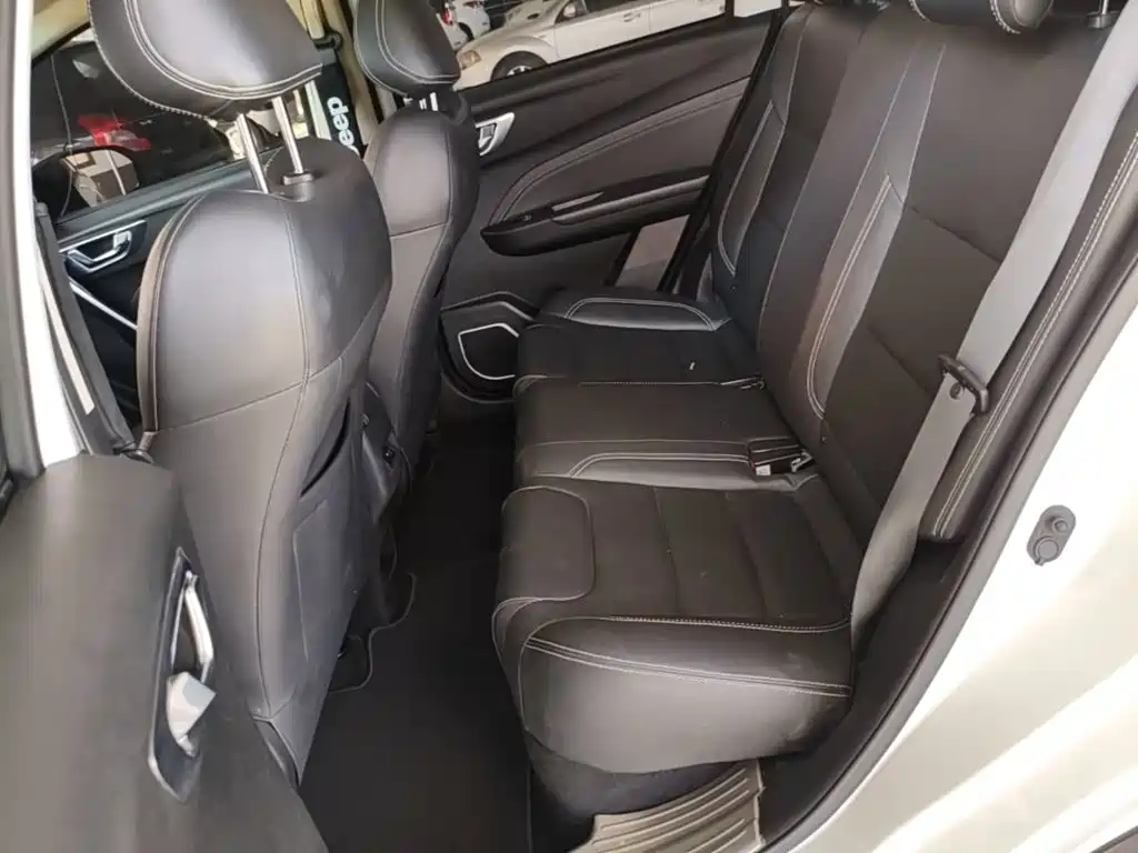 Geely Vision X3 — миниатюра 17