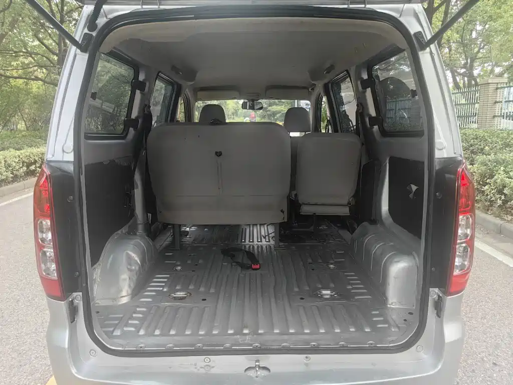 Wuling Hongguang V — миниатюра 13