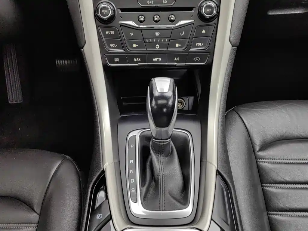 Ford Mondeo — миниатюра 13