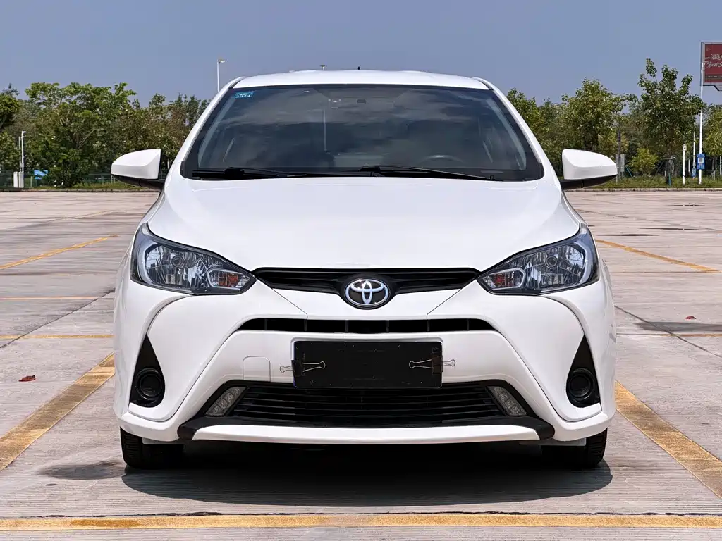 Toyota Yaris L — миниатюра 2