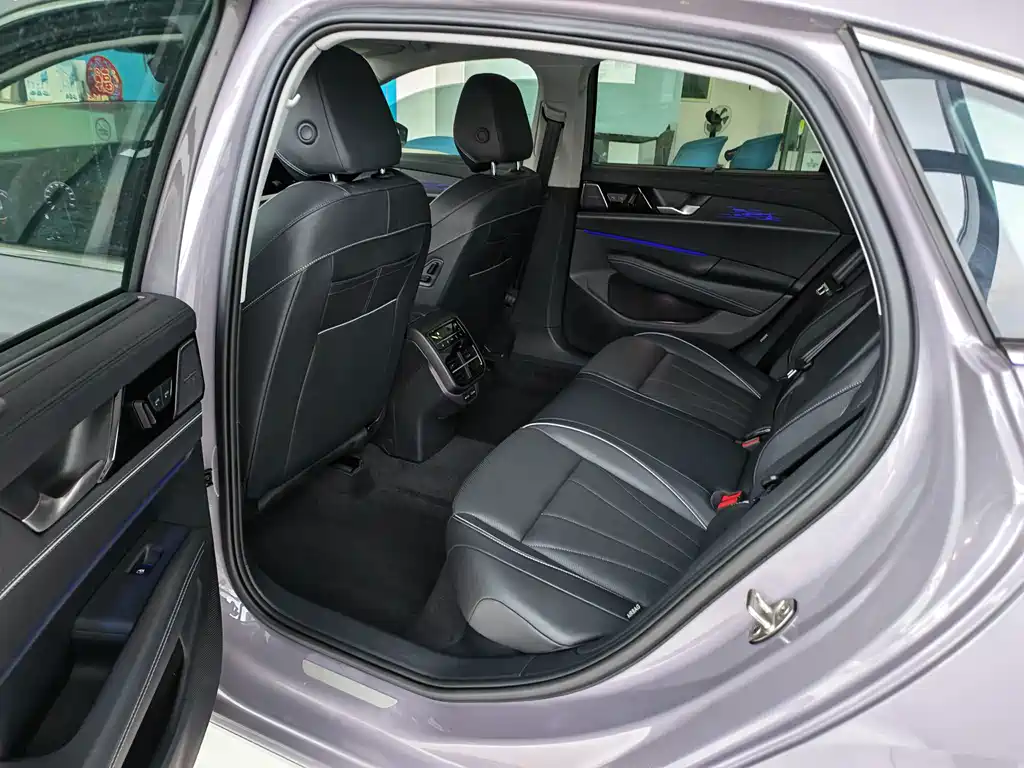 Volkswagen Passat 2025 Pro 380TSI