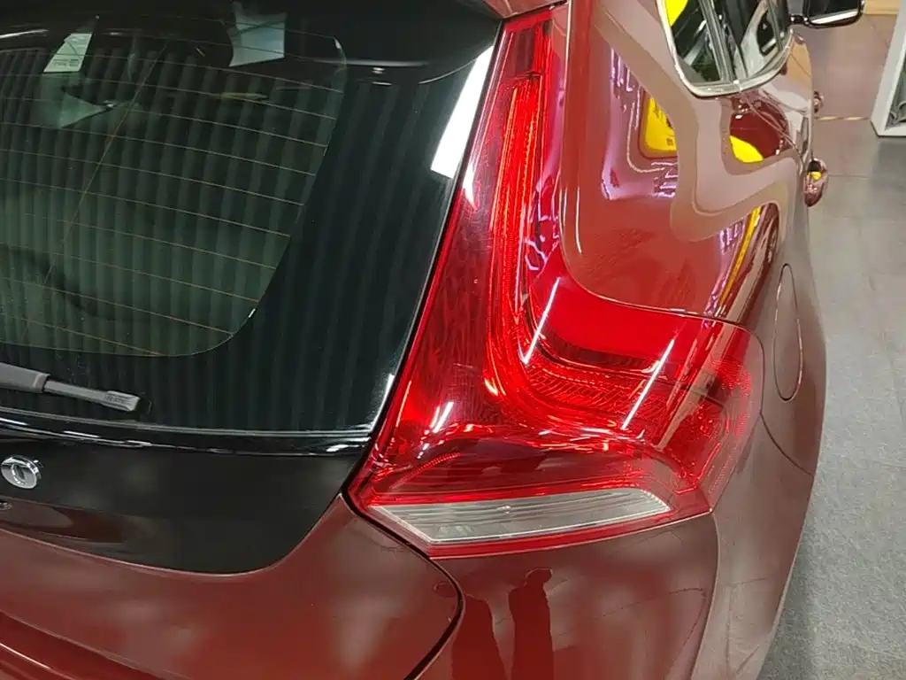 Volvo V40 — миниатюра 8