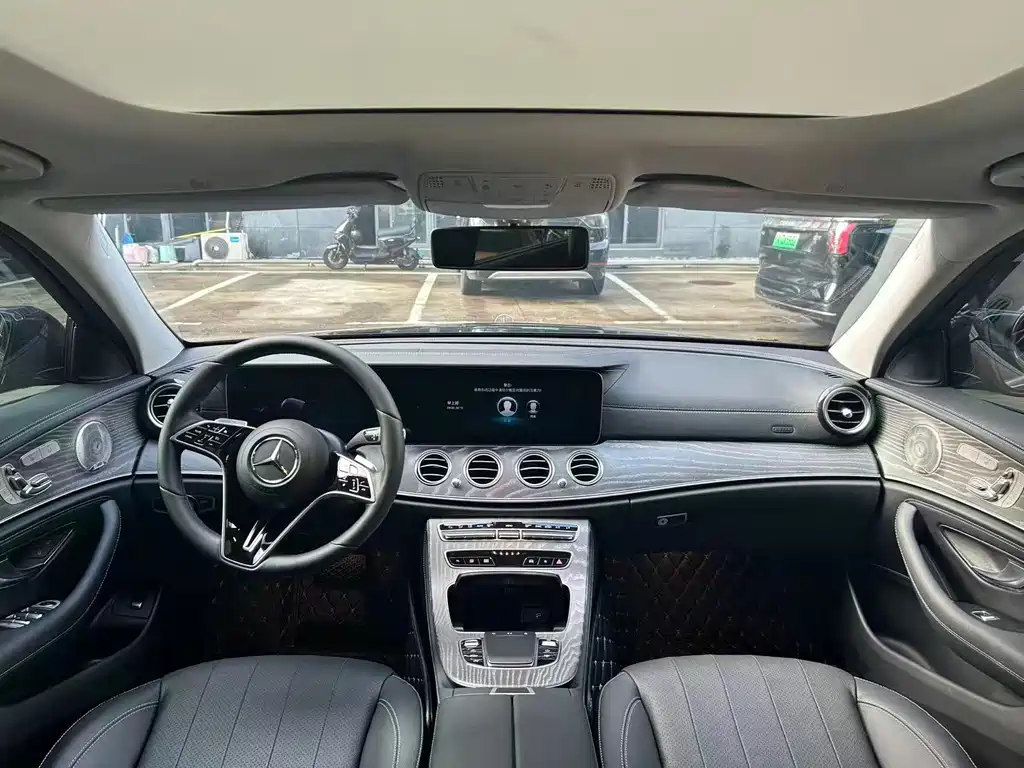 MERCEDES-BENZ E CLASS