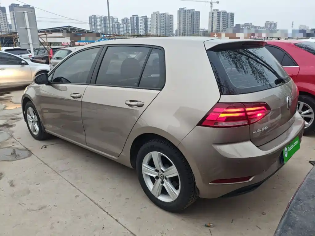 Volkswagen Golf 2019 1.6L AT Fashion V