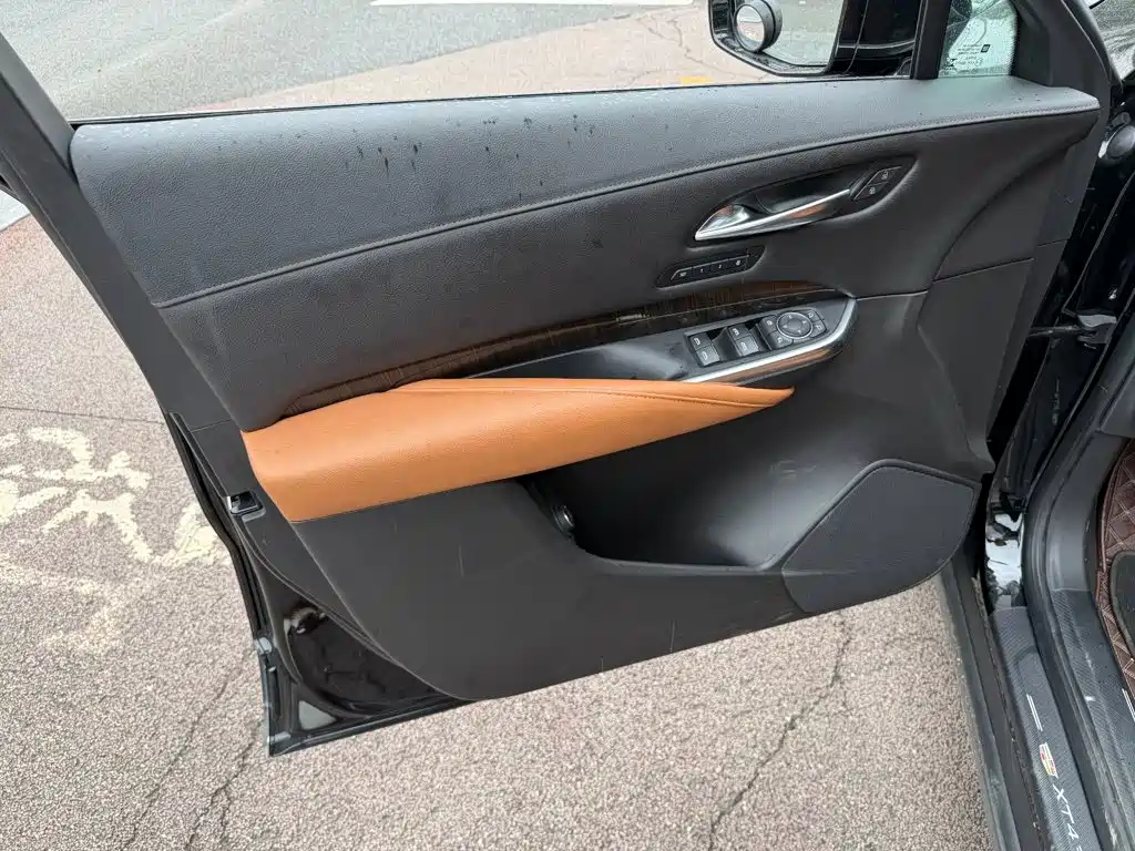 Cadillac XT4 — миниатюра 6