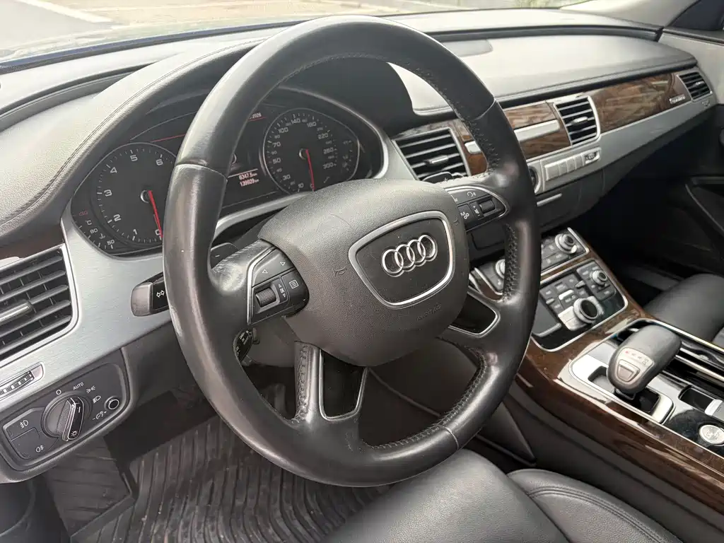 Audi A8 — миниатюра 10