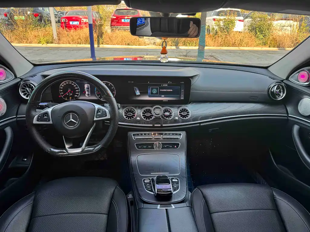 MERCEDES-BENZ E CLASS