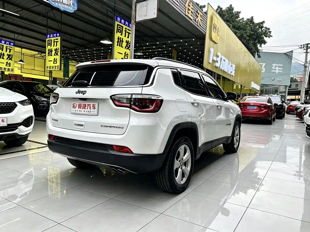 Jeep Compass — миниатюра 12