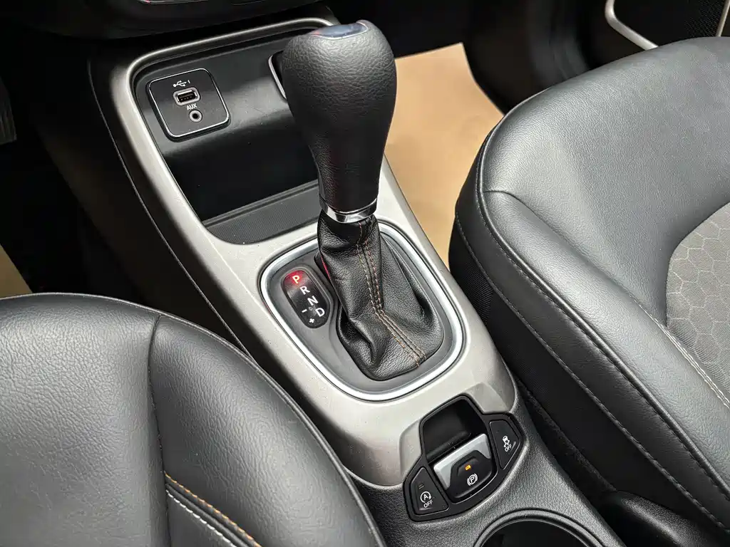 Jeep Compass — миниатюра 16