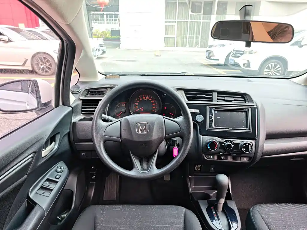 Honda Fit — миниатюра 18