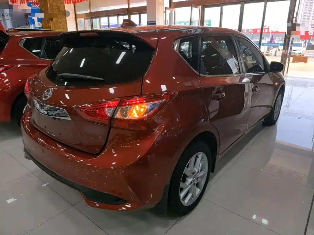 Nissan Tiida — миниатюра 7