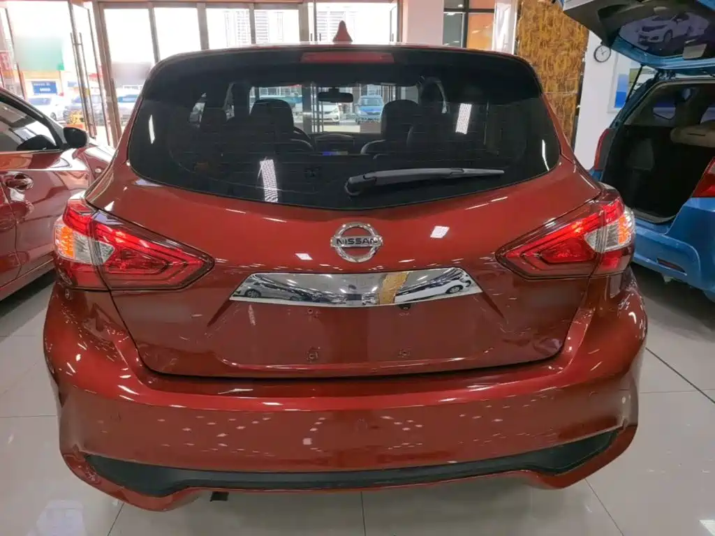 Nissan Tiida — миниатюра 6