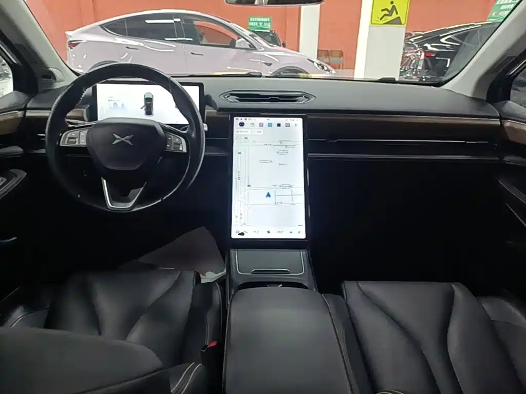 XPeng P5 — миниатюра 10
