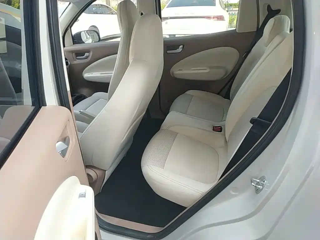 Wuling MINIEV — миниатюра 17