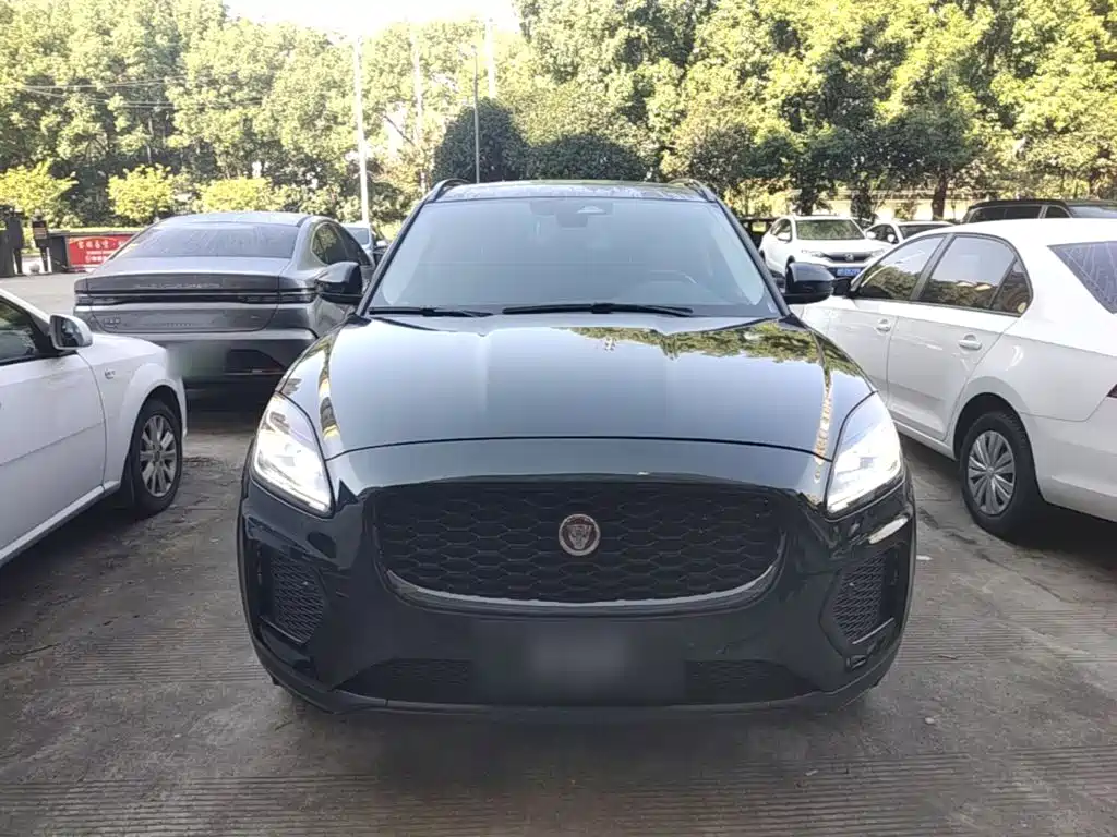 Jaguar E-PACE — миниатюра 3