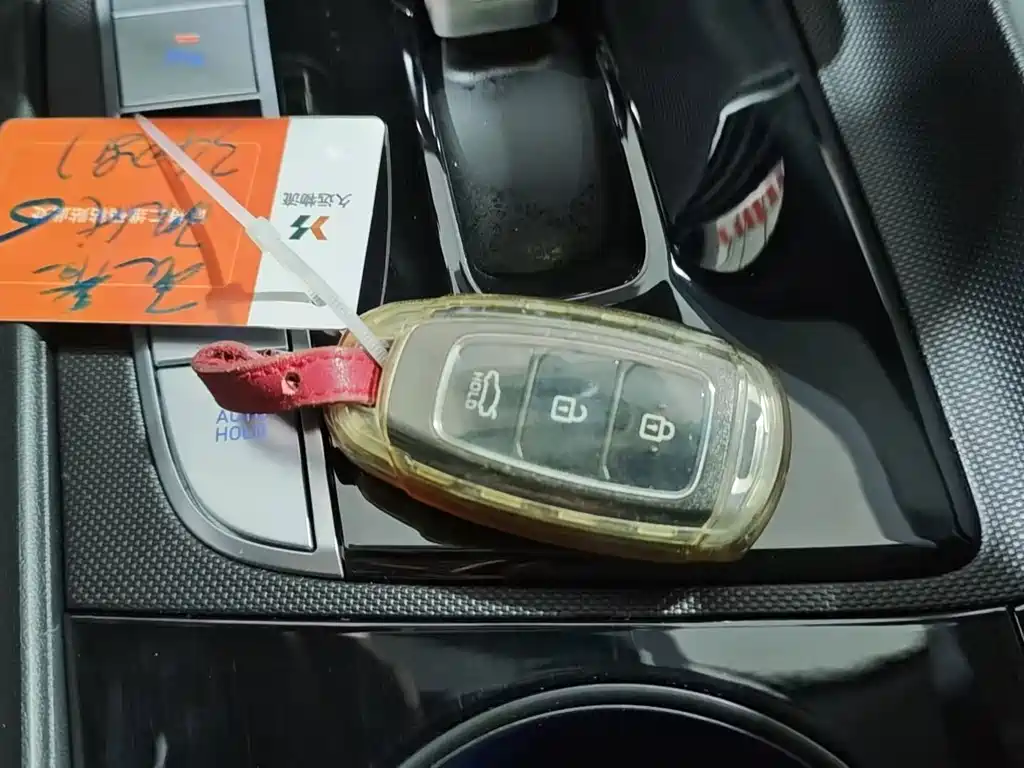 Hyundai Elantra — миниатюра 18