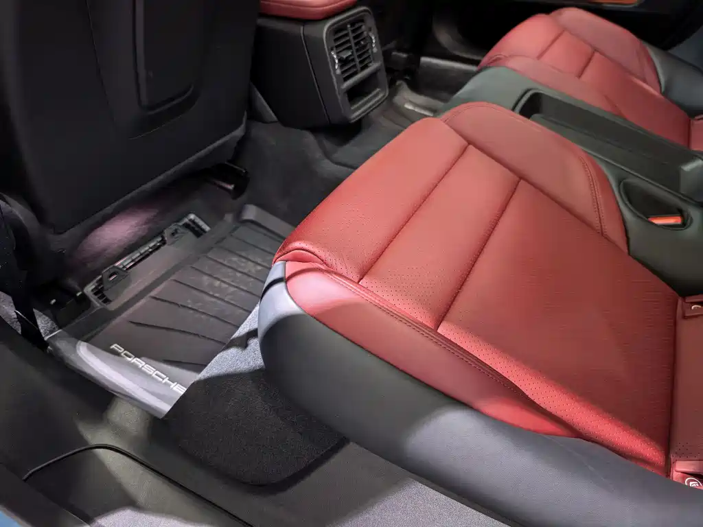Porsche Taycan — миниатюра 11