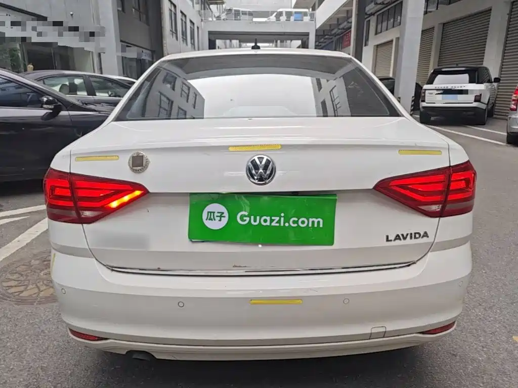 Volkswagen Lavida — миниатюра 6